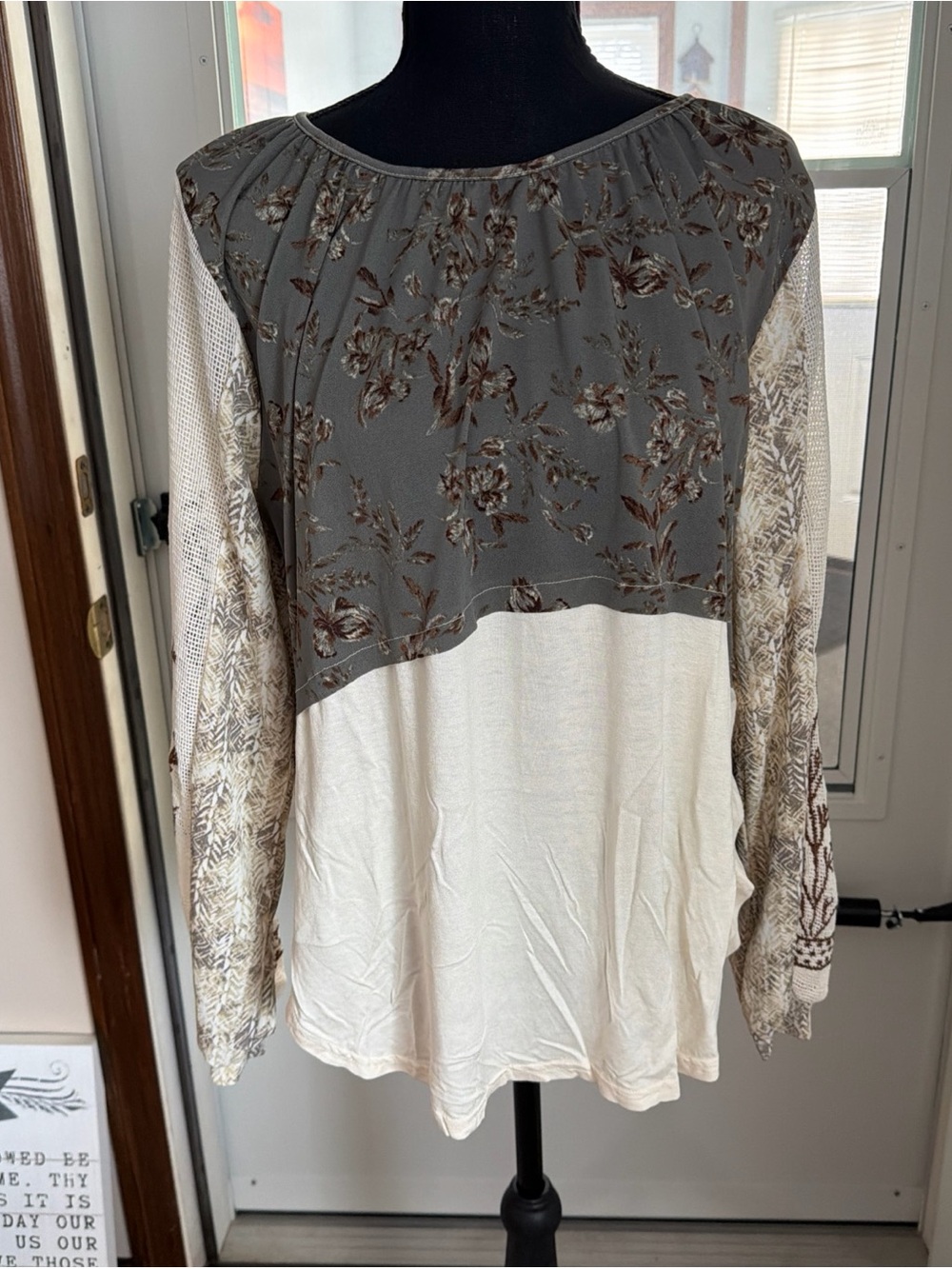 Women's Two-Tone Floral Patchwork Long-Sleeve Top - Gray & Cream